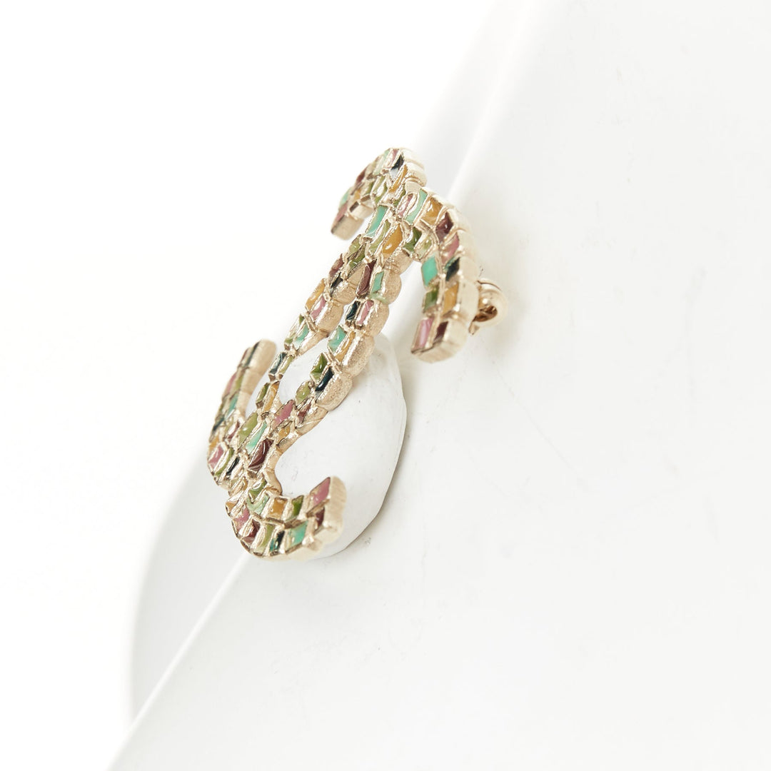 CHANEL 09C enamel mosaic multicolor pebble interlocking CC pin brooch