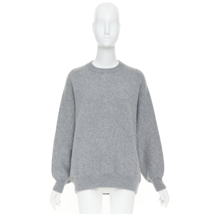 PRADA 2020 light grey melange cashmere knit triangle patch crew sweater IT42 M