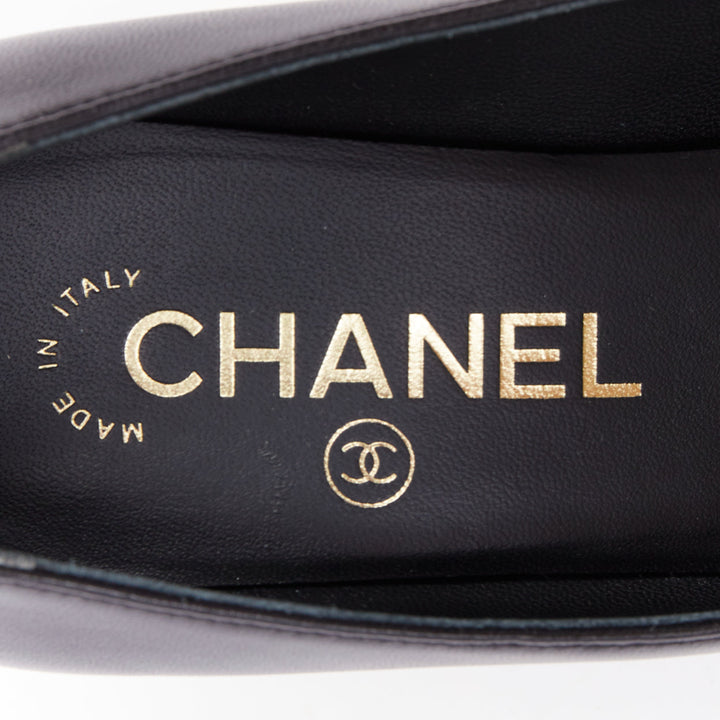 CHANEL 2018 Egypt Hieroglyphic  black leather grosgrain toe cap pumps EU36.5