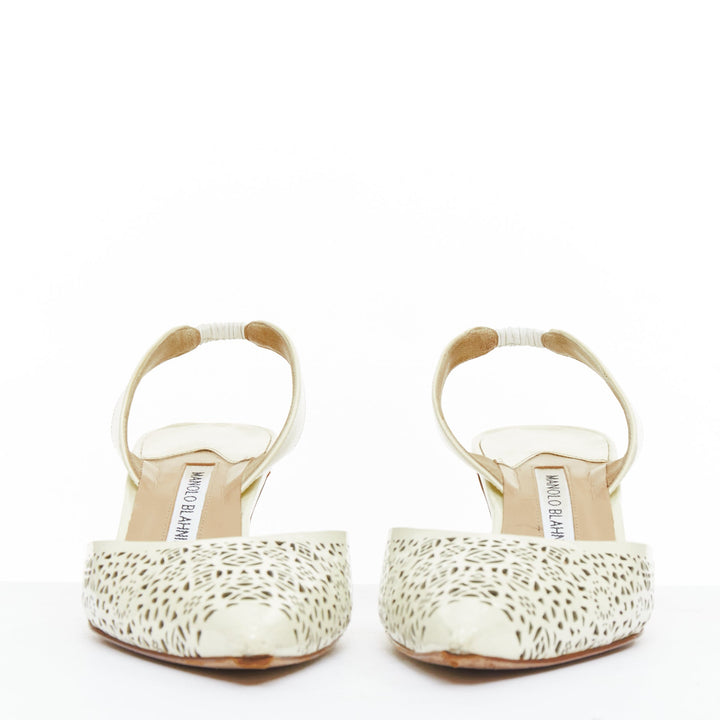 MANOLO BLAHNIK BB70 cream patent leather laser cut slingback kitten pump EU39