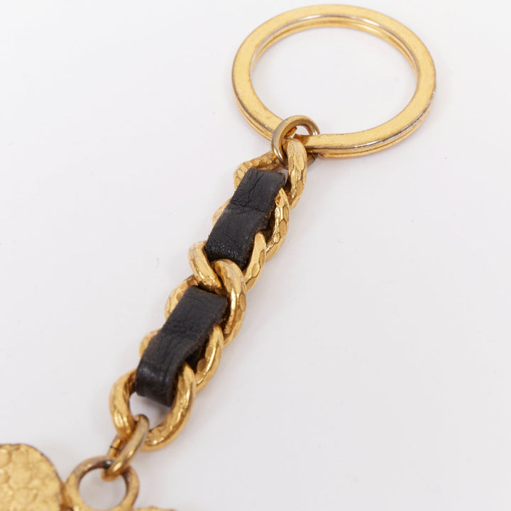 CHANEL 1995 Vintage four leaf clover black leather interwoven gold chain keyring