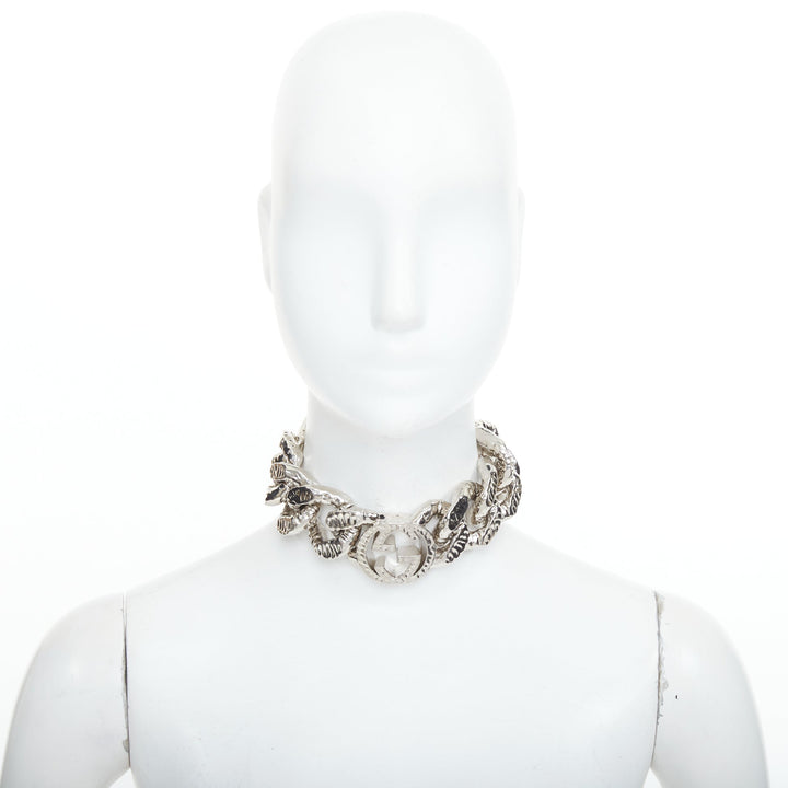 rare GUCCI 2023 Runway GG logo textured silver tone brass curb chain necklace