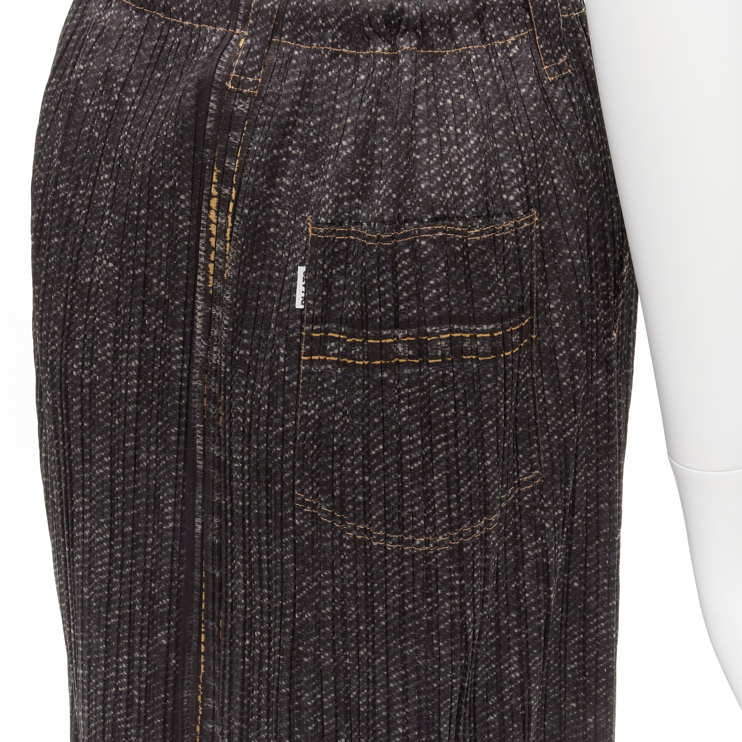 Issey Miyake - Blue Women Casual Skirt | JHROP Preloved Luxury Issey Miyake - Blue Women Casual Skirt | JHROP Preloved Luxury