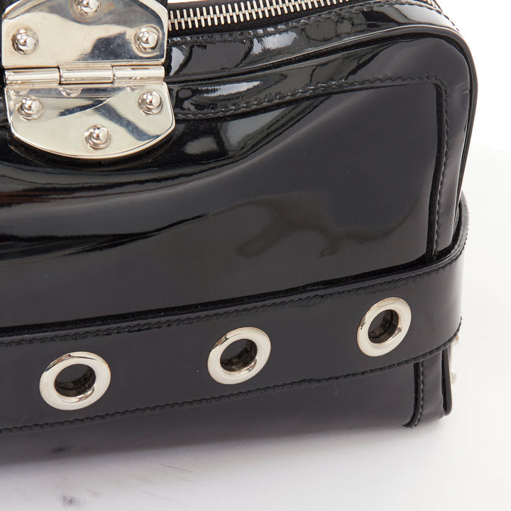 GUCCI 2004 Vintage Tom Ford black patent leather silver buckle grommet bag