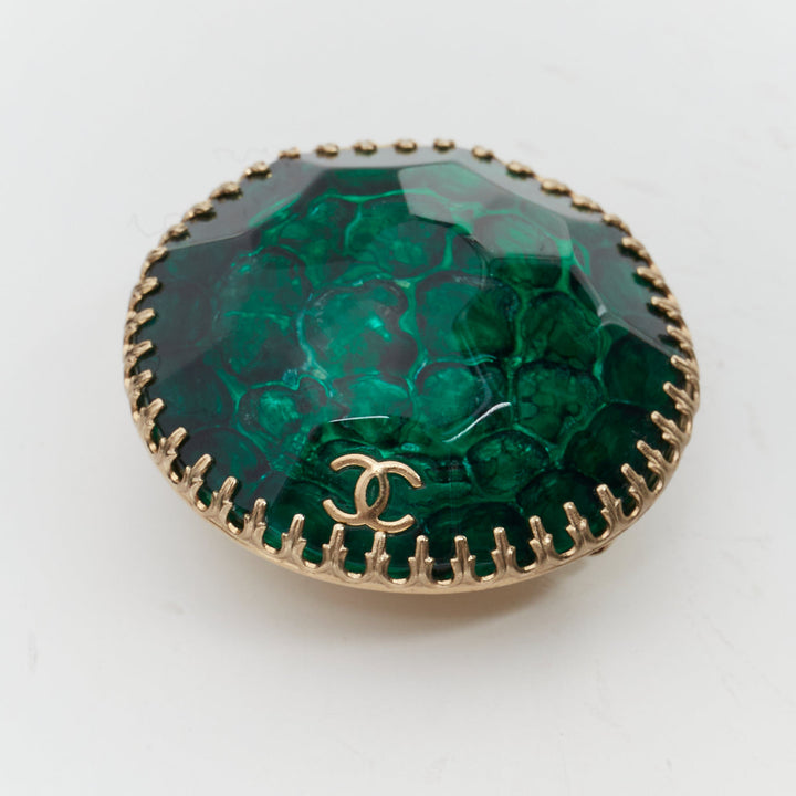 CHANEL 07A Vintage green resin gold CC logo round dome pin brooch