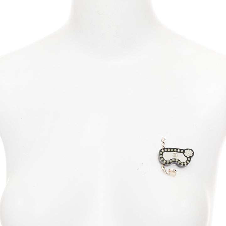 CHANEL D19S Resin Pearl Scuba Snorkeling CC black white CC acrylic pin brooch