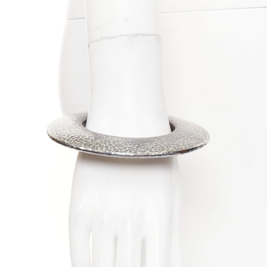 rare BOTTEGA VENETA 2014 oxidized 925 sterling silver hammered disk bangle cuff