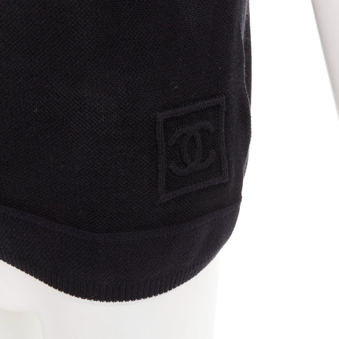 CHANEL 2001 Vintage black CC logo sleeveless white trim knit polo top FR40 L