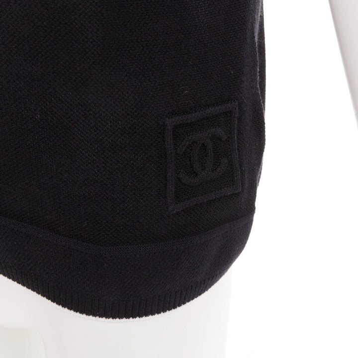CHANEL 2001 Vintage black CC logo sleeveless white trim knit polo top FR40 L