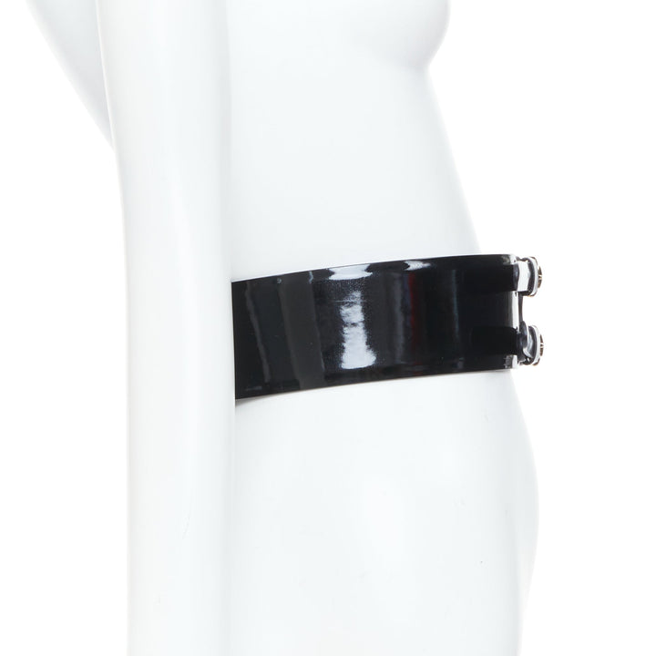 GUCCI 2008 Queen dual horseshoe buckle black patent leather wide corset belt XS