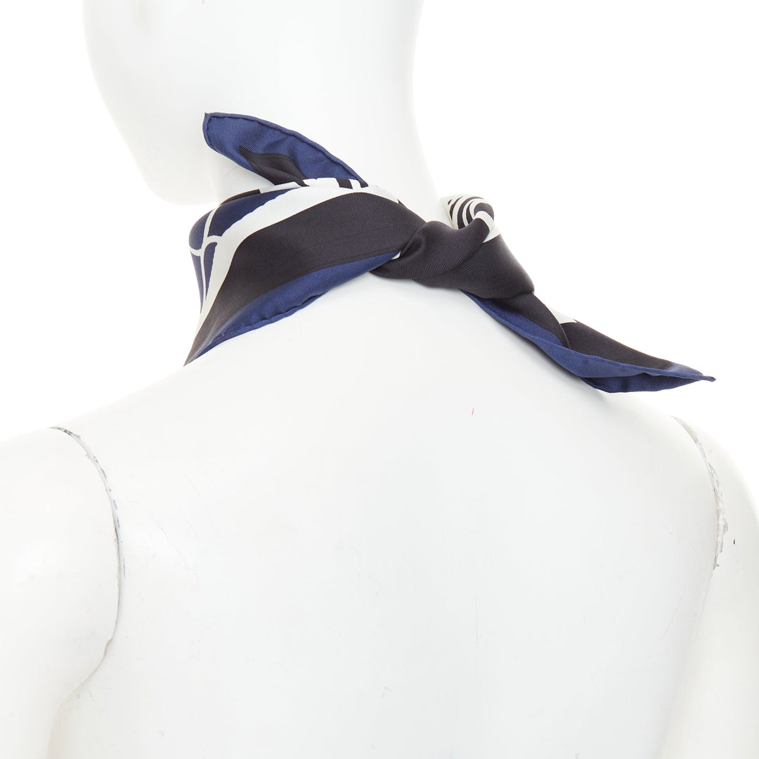 HERMES Limited Edition Robe du Soir Hong Kong 40 Silk navy black square scarf