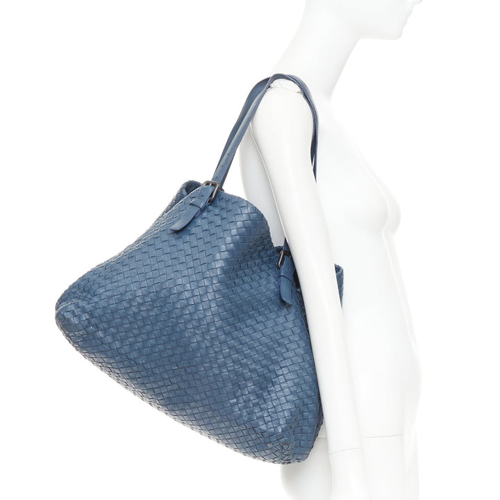 BOTTEGA VENETA 2012 Cesta marine blue intrecciato woven leather bag