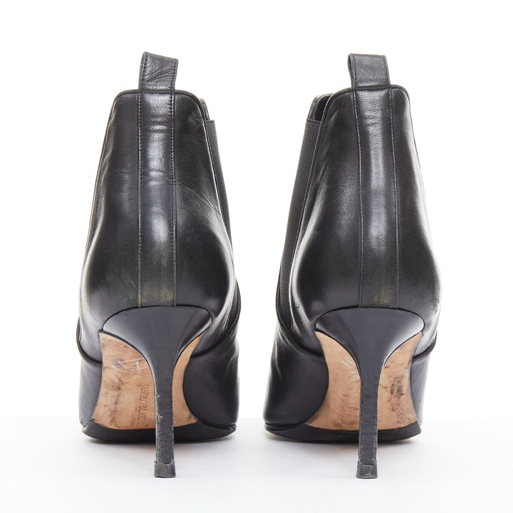 MANOLO BLAHNIK black leather pointy toe ankle boot heels EU39.5