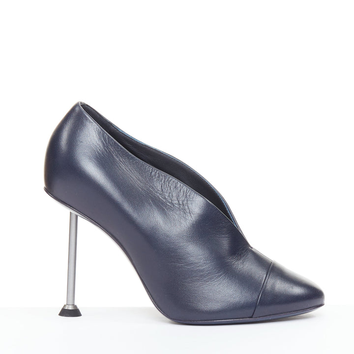 VICTORIA BECKHAM Pin dark navy blue smooth leather silver nail heel pumps EU38