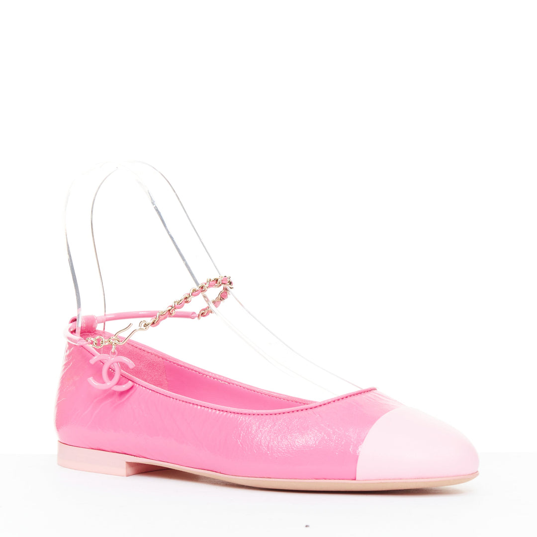 CHANEL 2022 pink crinkled leather cap toe ankle chain CC charm ballet flats EU36
