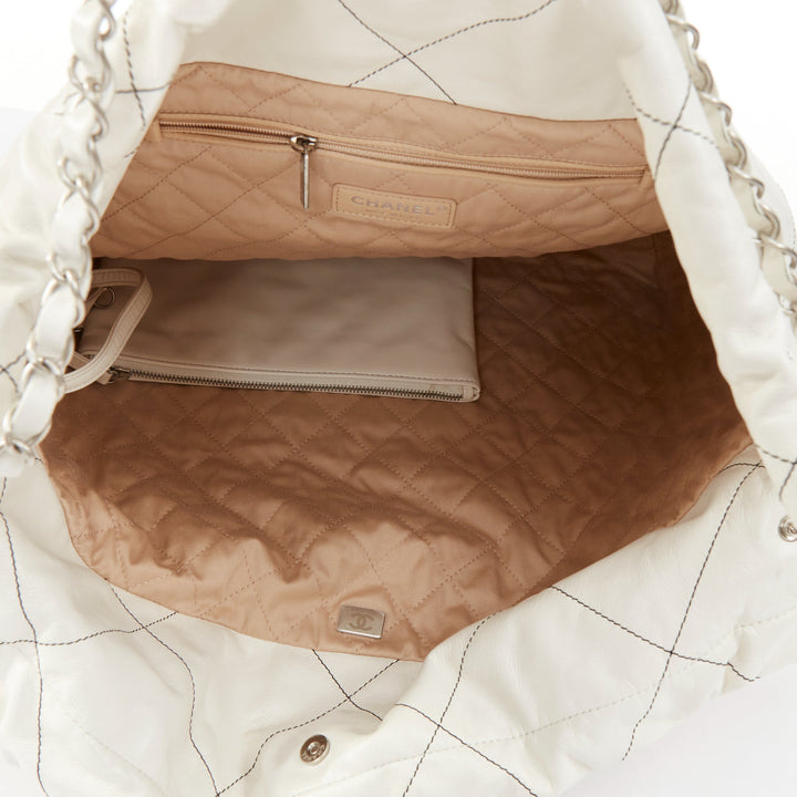 CHANEL 2022 Runway 22 Medium white quilted shiny calfskin silver hobo bag