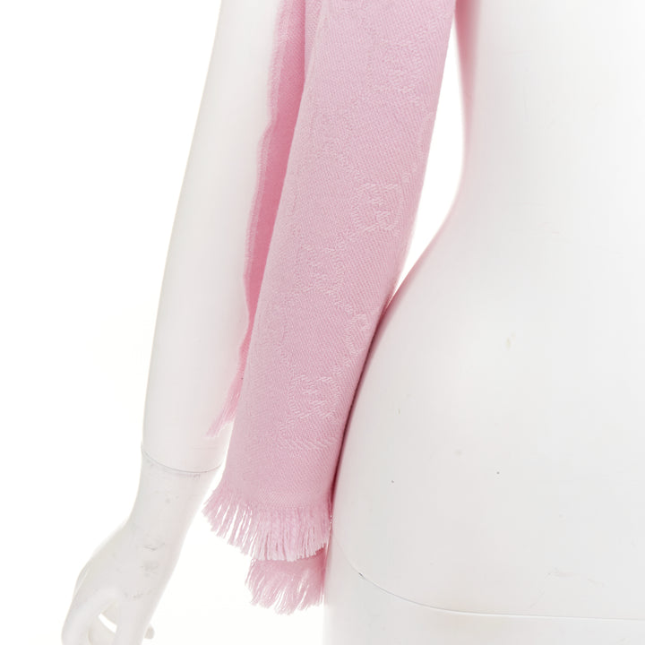 GUCCI GG Supreme 100% wool pink  monogram jacquard fringed edge shawl scarf