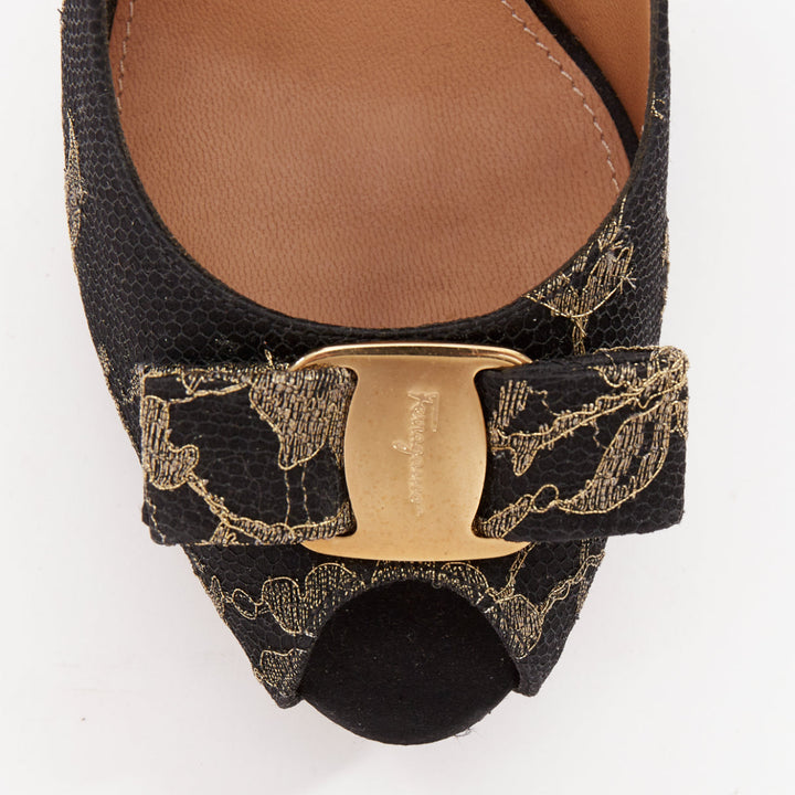 SALVATORE FERRAGAMO Teodora black gold lace Vera bow peep toe pumps Size.8