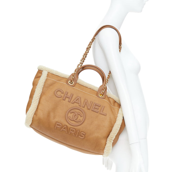 CHANEL 2024 Runway Deauville brown lambskin leather teddy shearling tote bag