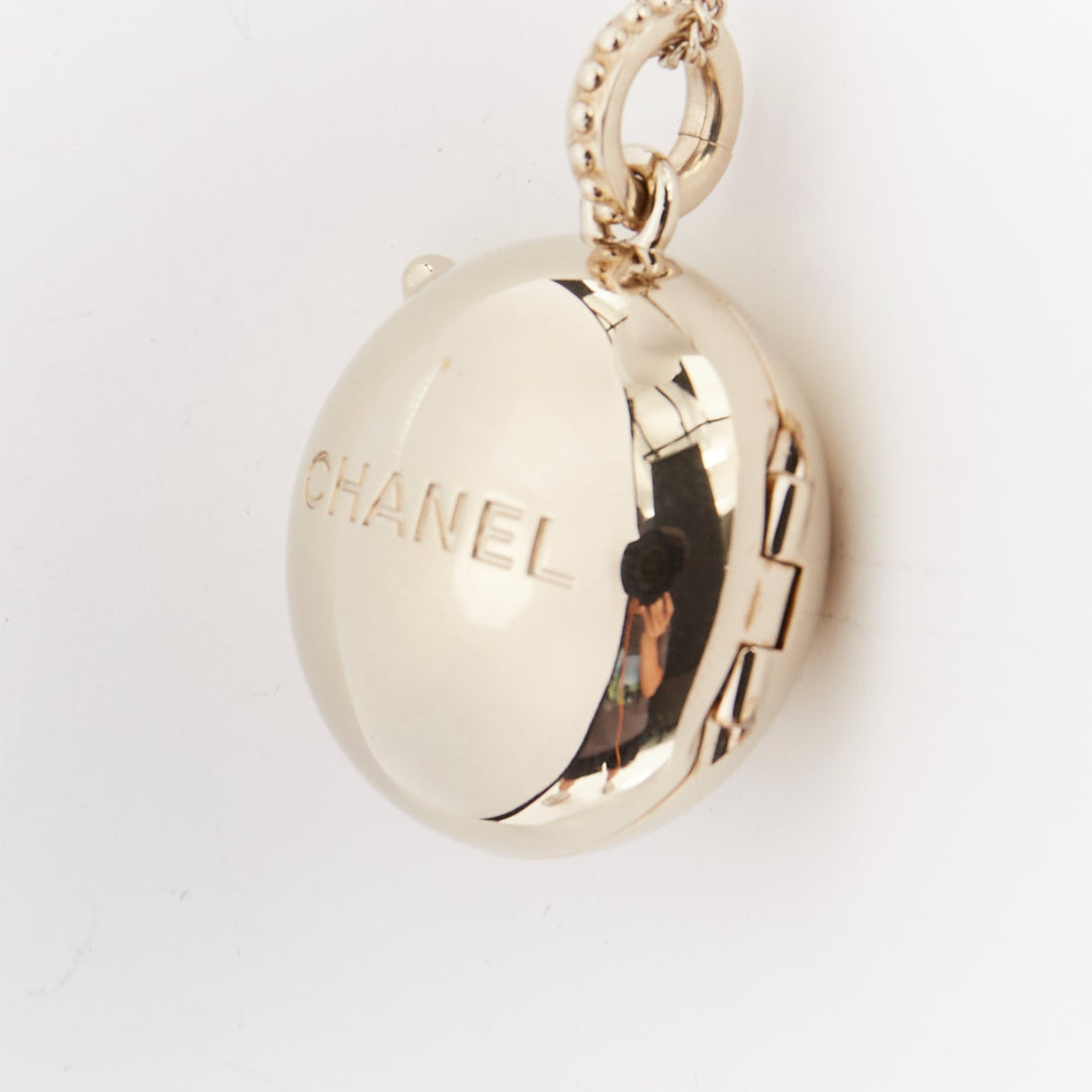 CHANEL B21S champagne gold tone CC logo clasp locket pendent necklace