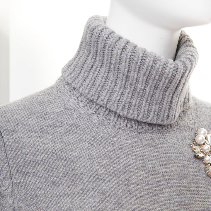 ALEXANDER MCQUEEN 2020 100% cashmere greypearl clear crystal brooch sweater  S