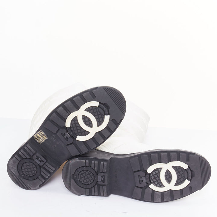 CHANEL cream nylon CC logo side padded black trim snow boots EU37.5