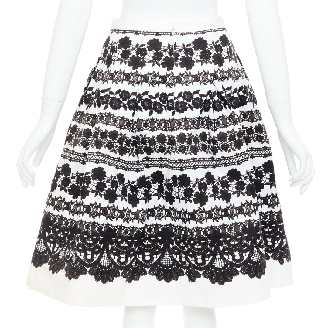 OSCAR DE LA RENTA 2014 white black floral lace print flared full skirt US0 XS