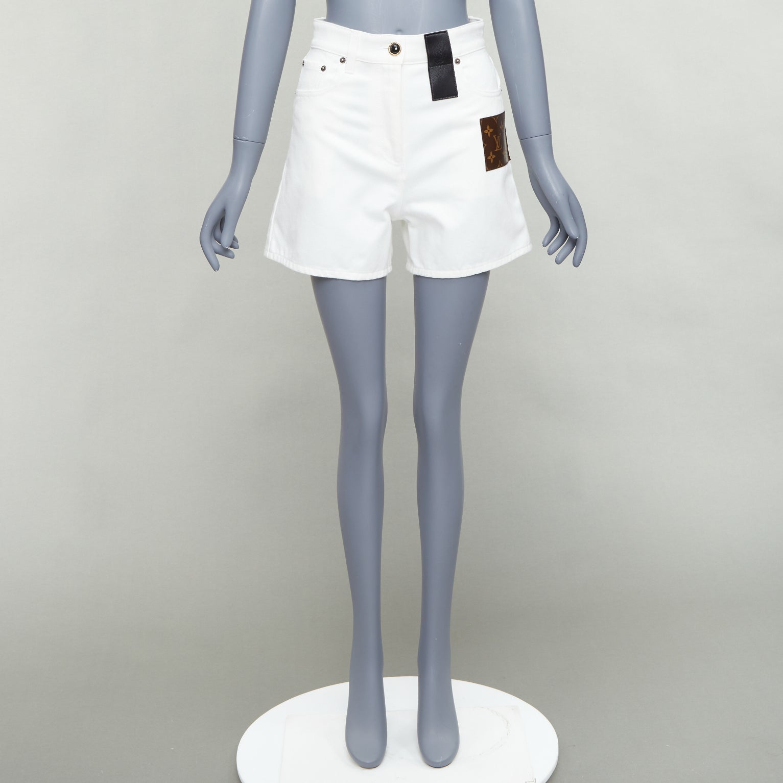 Louis Vuitton by Nicolas Ghesquiere - White Women Casual Pants