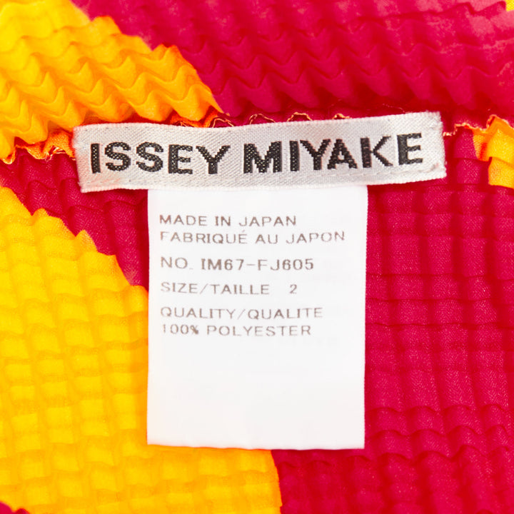 rare ISSEY MIYAKE Pleats Please graphic yellow red wave plisse hi neck top JP2 M