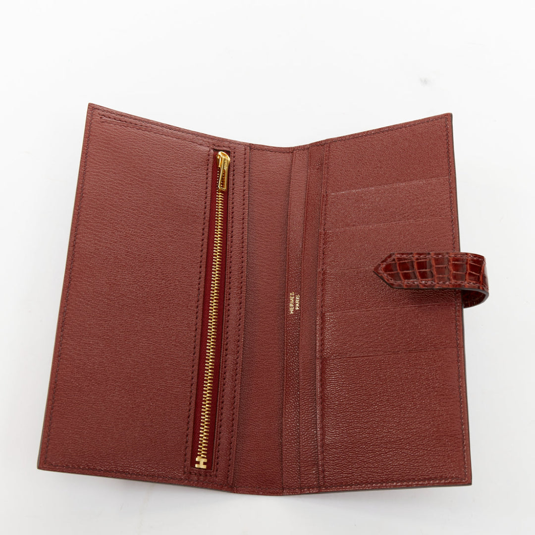 HERMES Bearn gusset Rouge H shiny scaled leather gold hardware long wallet