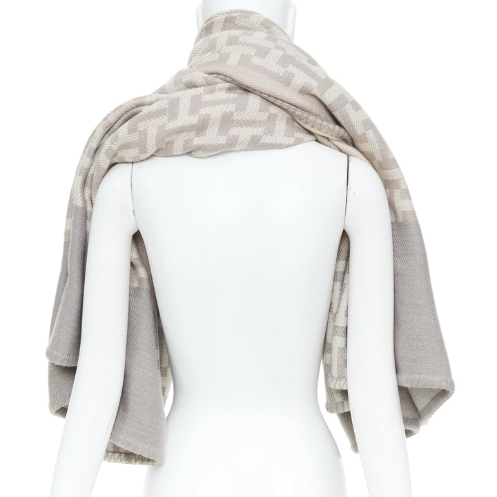 HERMES Avalon Nepal grey intarsia monogram logo knit wool cashmere blanket scarf