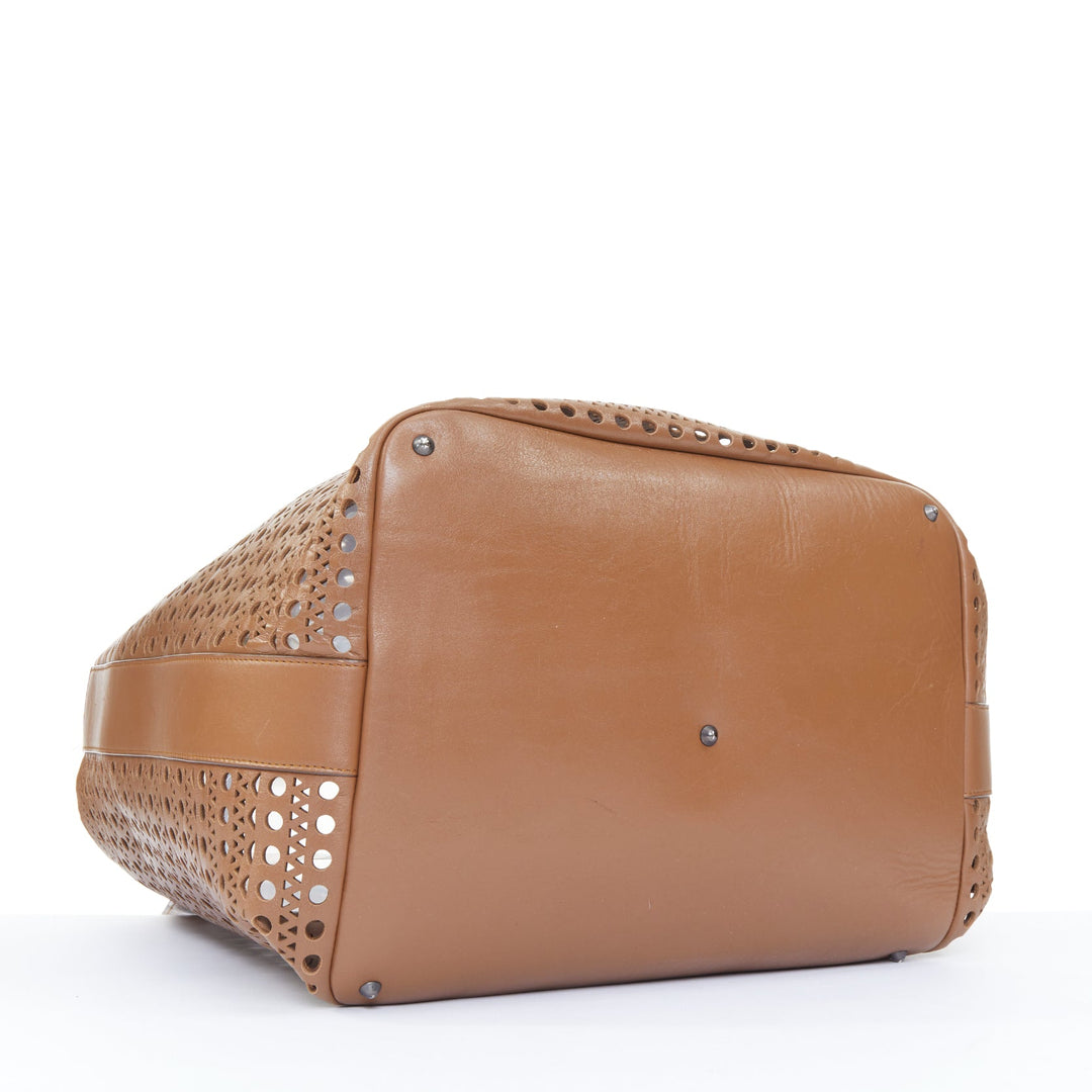 ALAIA 2021 Le Mina 32 Vienne laser cut tan leather shoulder handbag tote bag