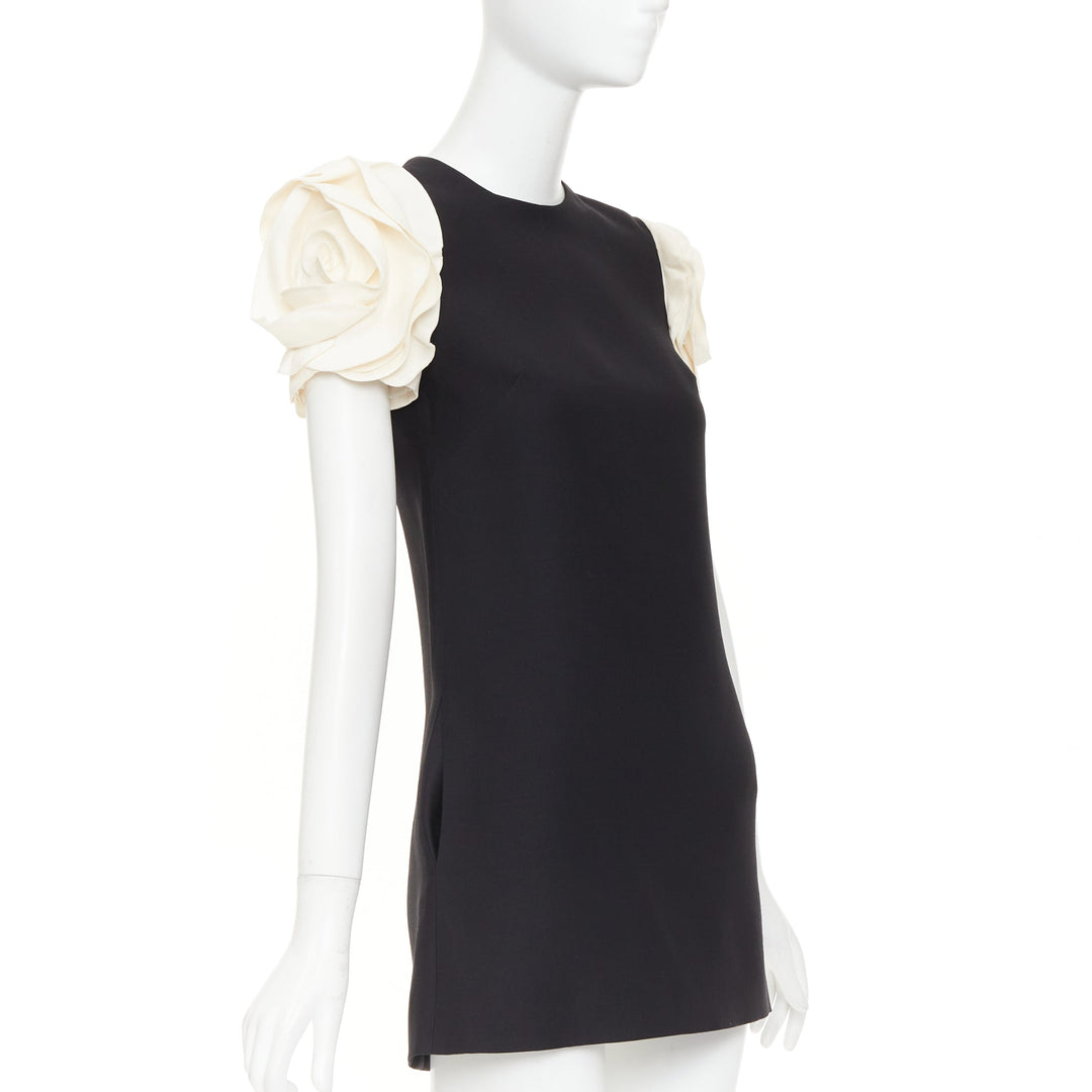 VALENTINO 2023 Crepe Couture black cream rosette floral cap sleeve dress IT40 S