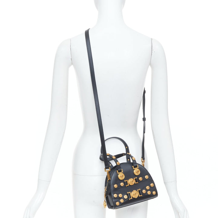 VERSACE 2018 Runway Tribute Medallion small black leather gold buckles bag