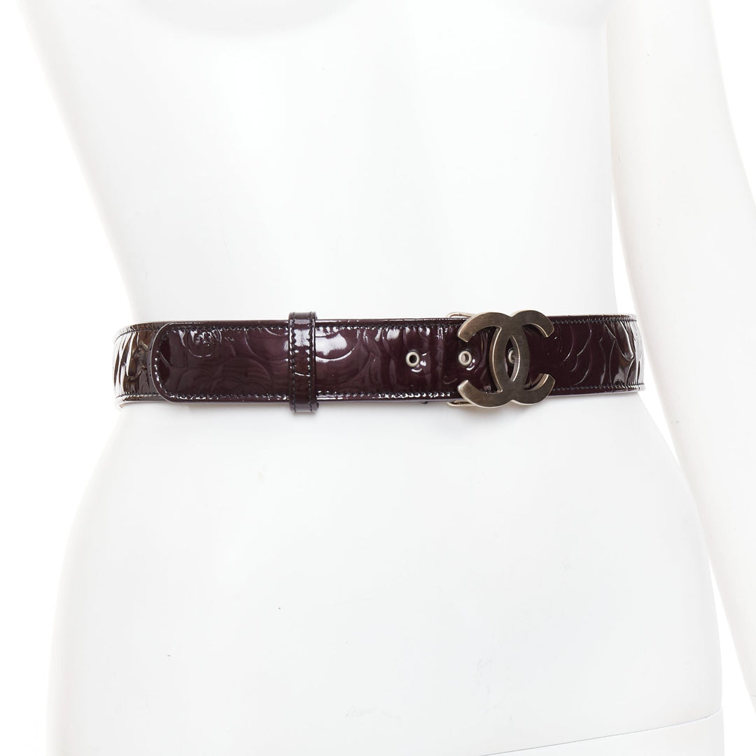 CHANEL black patent leather matte gold-tone CC buckle camellia belt 95cm