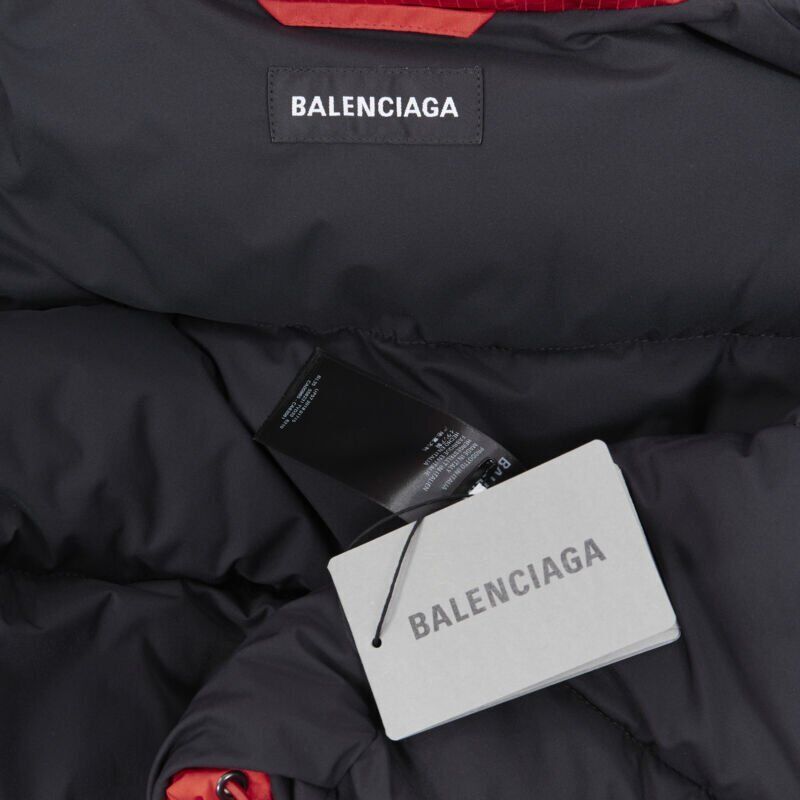 BALENCIAGA DEMNA red nylon logo cropped zip down puffer jacket EU48 M