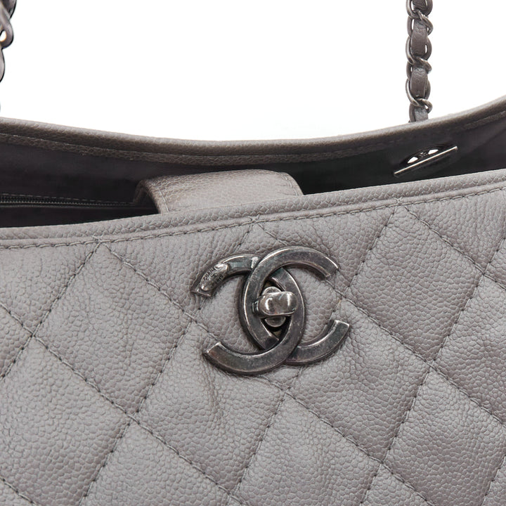 CHANEL Be Caviar grey CC logo quilted pebble leather chain tote bag