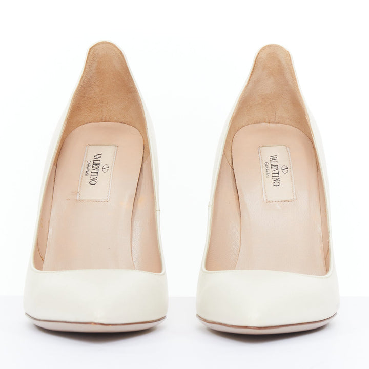 VALENTINO Soul Rockstud cream leather micro gold stud stiletto pumps EU37