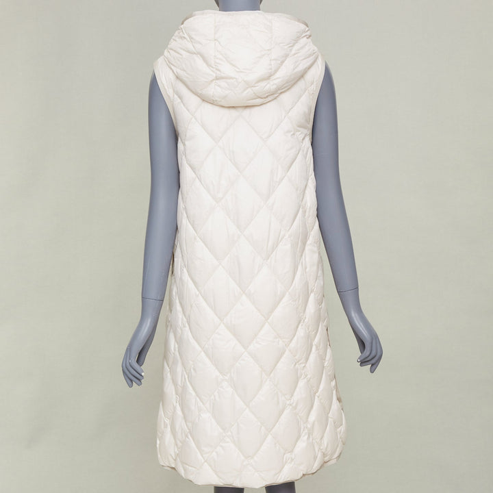 MAX MARA 2023 THE CUBE Sisoft diamond quilted hooded light grey vest IT36 XXS