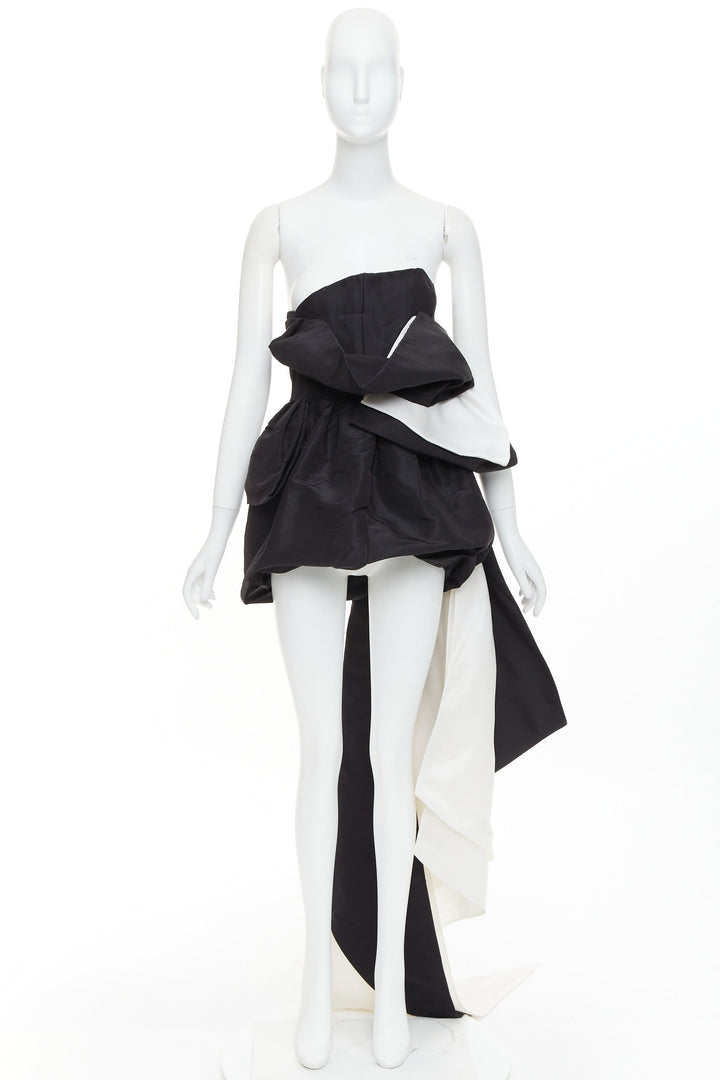 ALEXANDRE VAUTHIER COUTURE AW2018 Runway exaggerated bow draped asymmetric gown
