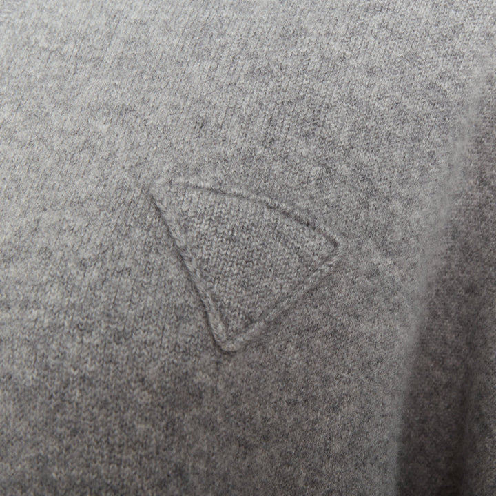 PRADA 2020 light grey melange cashmere knit triangle patch crew sweater IT42 M