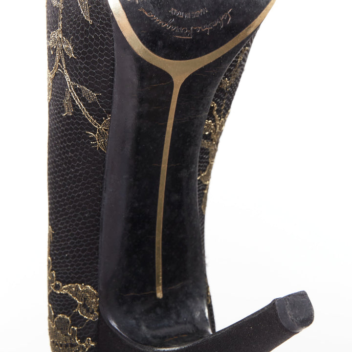SALVATORE FERRAGAMO Teodora black gold lace Vera bow peep toe pumps Size.8