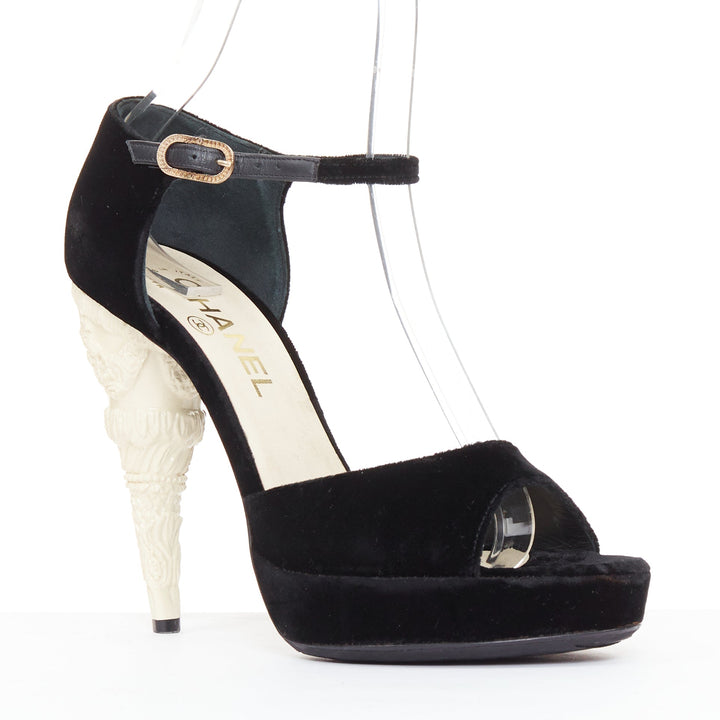 CHANEL 2010 Runway Corinthian Column architectural heel black sandals EU37.5