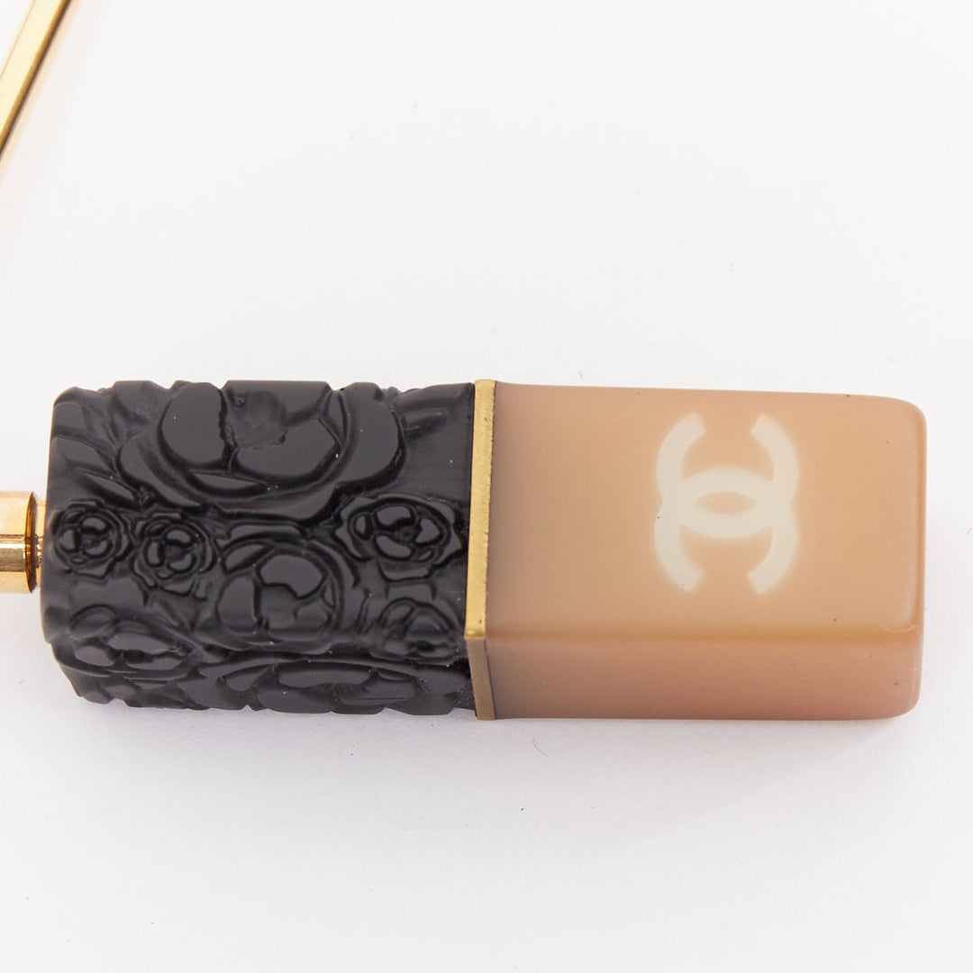 CHANEL 07A Camellia Lipstick CC logo nude black gold resin purse hook