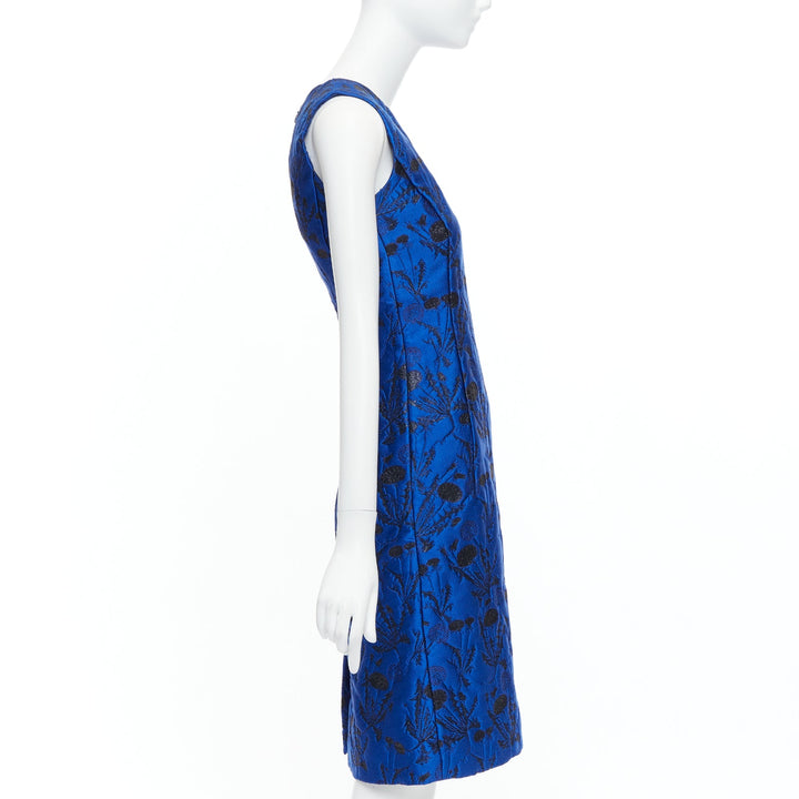 Female mannequin wearing Oscar de la Renta by Oscar De La Renta Blue Fabric Women Cocktail Dresses in Size US0 | Available at JHROP