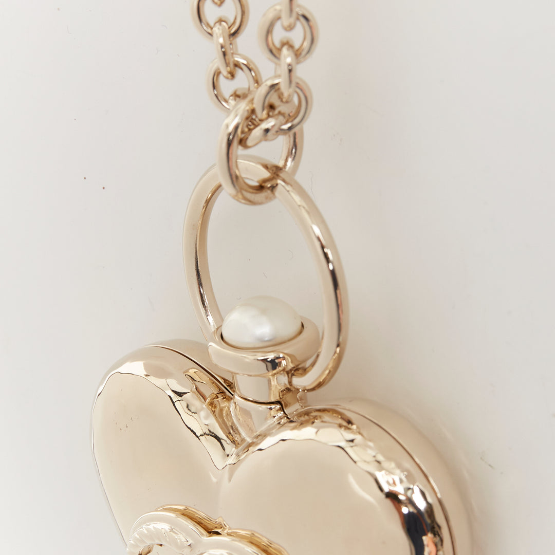 CHANEL B22C AB7531 Giant Heart Locket gold plated CC locket long chain necklace