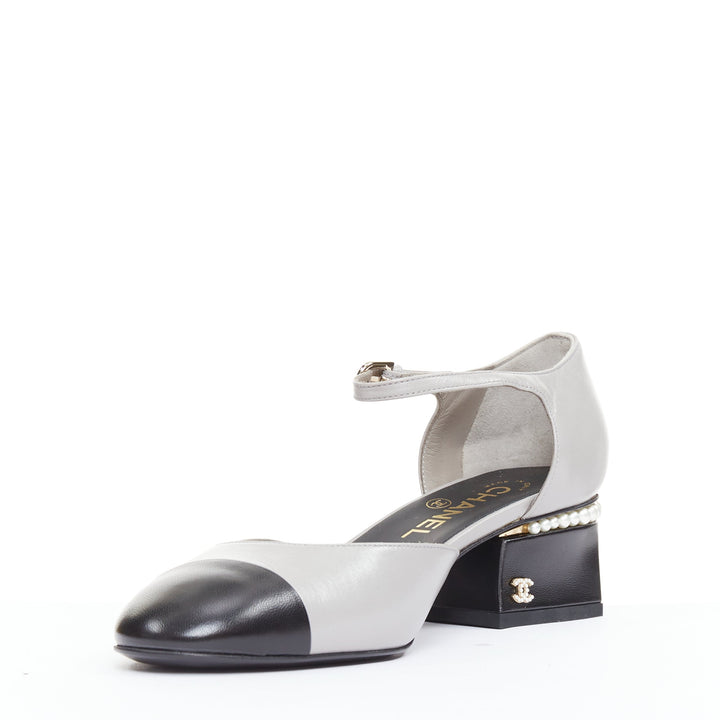 CHANEL 2022 grey leather pearl trimmed CC logo bicolor block heel pumps EU39.5