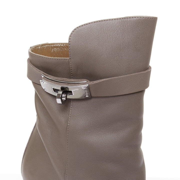 HERMES Joueuse Kelly Buckle grey etain silver turnlock heeled ankle boots