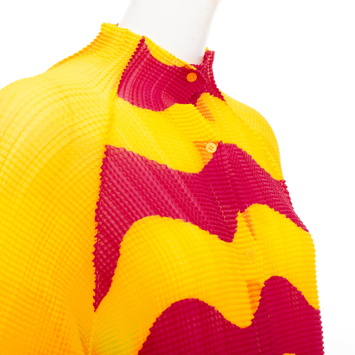 rare ISSEY MIYAKE Pleats Please graphic yellow red wave plisse hi neck top JP2 M
