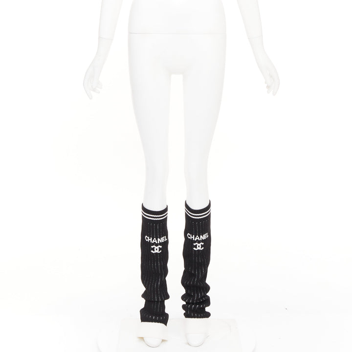 CHANEL 24C Runway CC logo black white ribbed knit striped trim leg warmers OS